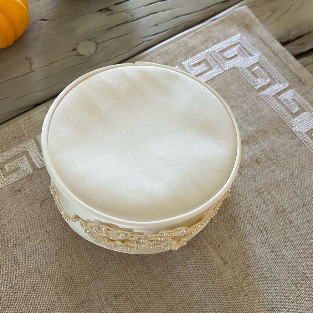Vintage Pillbox Hat - Picture 2 of 9